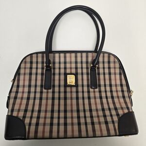 DAKS Signature Check Satchel – Classic British Style